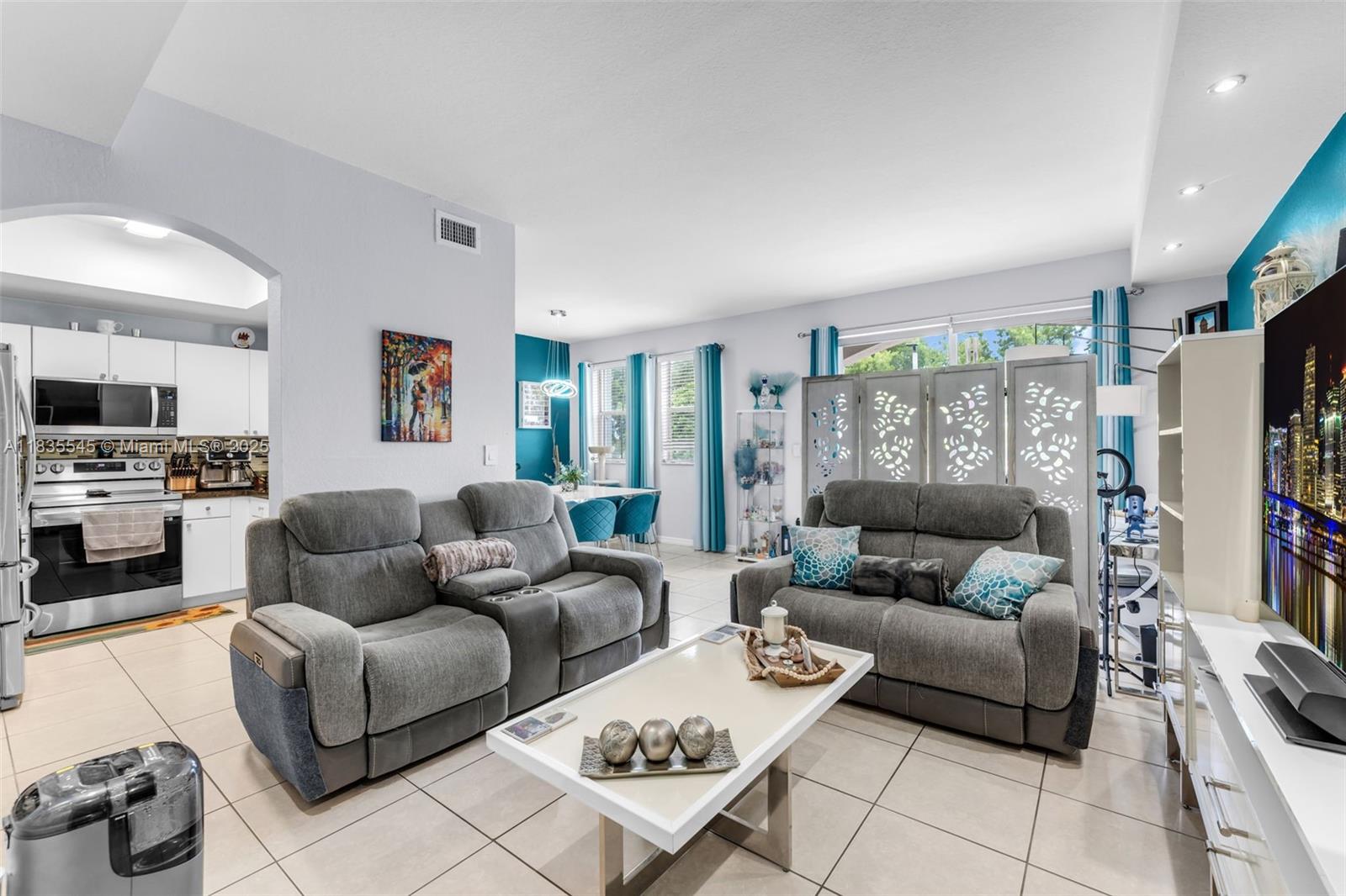 8956 W Flagler St 203, Miami, FL, 33174/$469,900 3 8956 W Flagler St 203