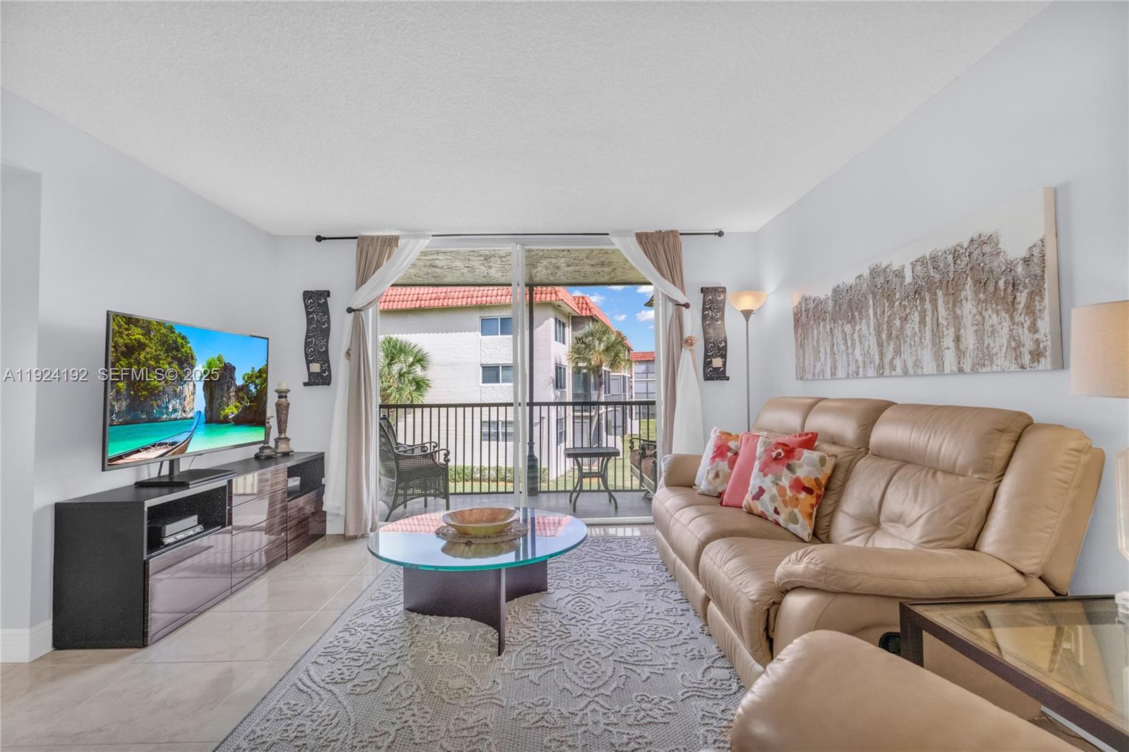 HOLLYBROOK GOLF AND - Residential