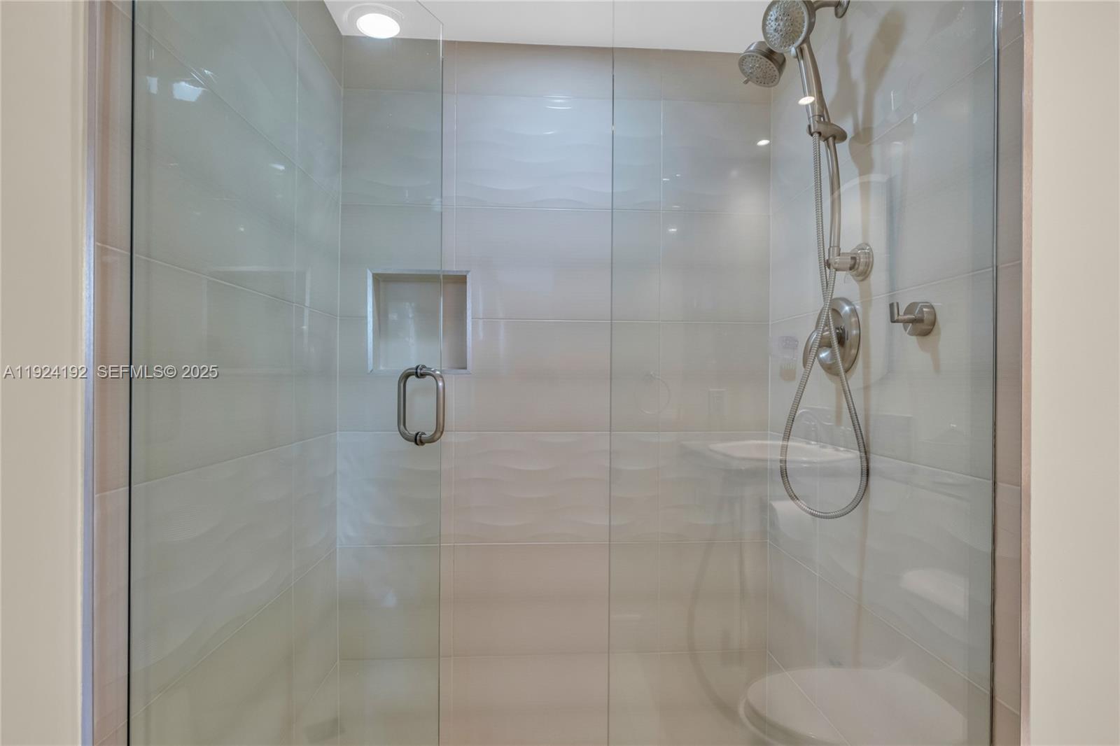 HOLLYBROOK GOLF AND - Residential