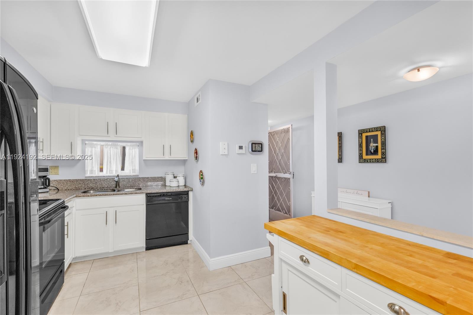 HOLLYBROOK GOLF AND - Residential