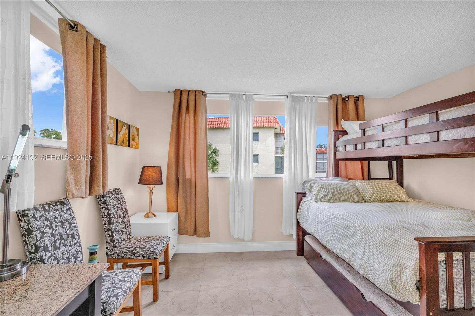 HOLLYBROOK GOLF AND - Residential