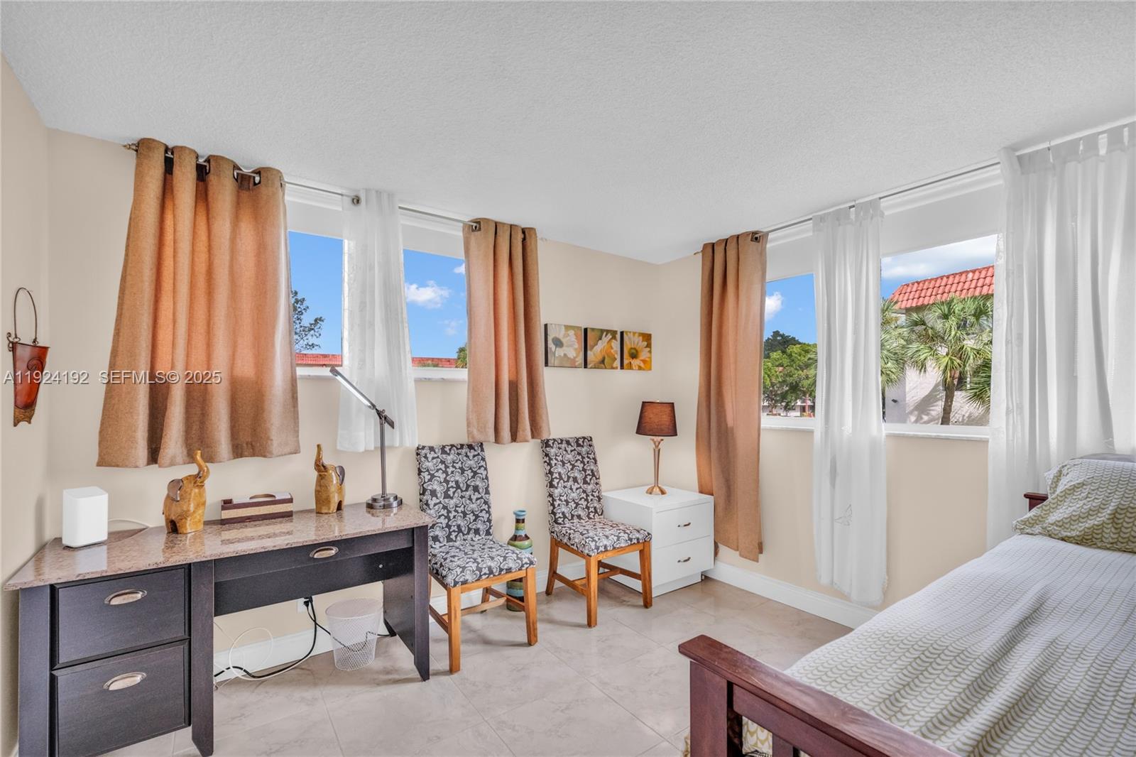 HOLLYBROOK GOLF AND - Residential