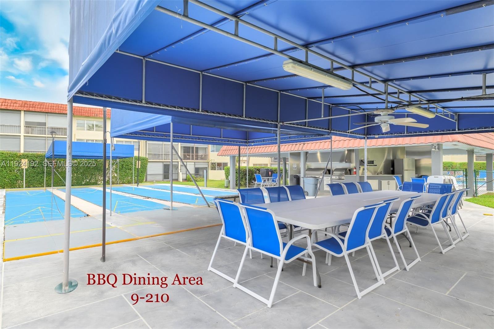 HOLLYBROOK GOLF AND - Residential