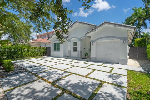 Tiny photo for 8757 NW 139th St, Miami Lakes, FL 33018 (MLS # A12043913)