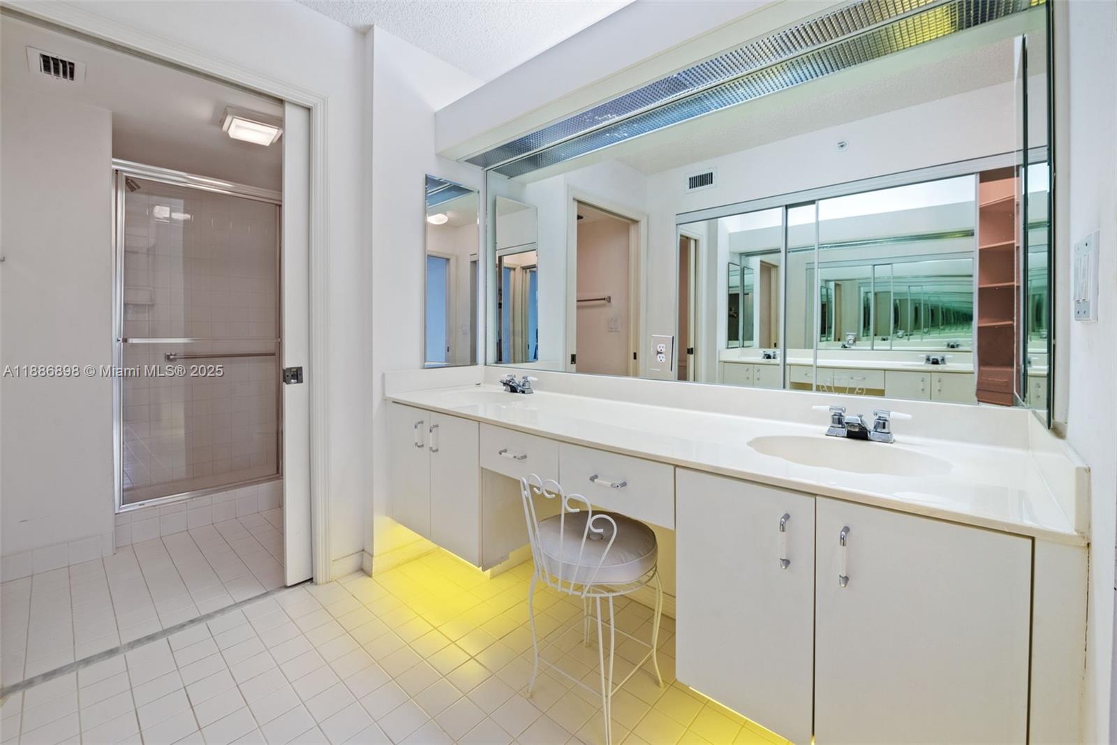 GRANVILLE CONDOMINIUM - Residential