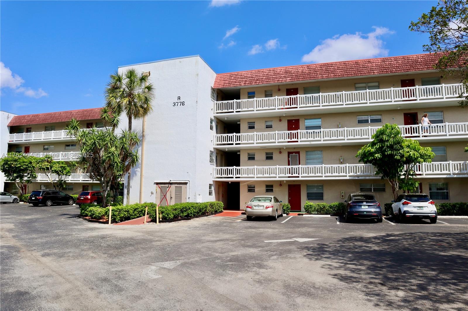 Property for Sale at 3776 Inverrary Blvd 301R, Lauderhill, Miami-Dade County, Florida - Bedrooms: 2 
Bathrooms: 2  - $130,000