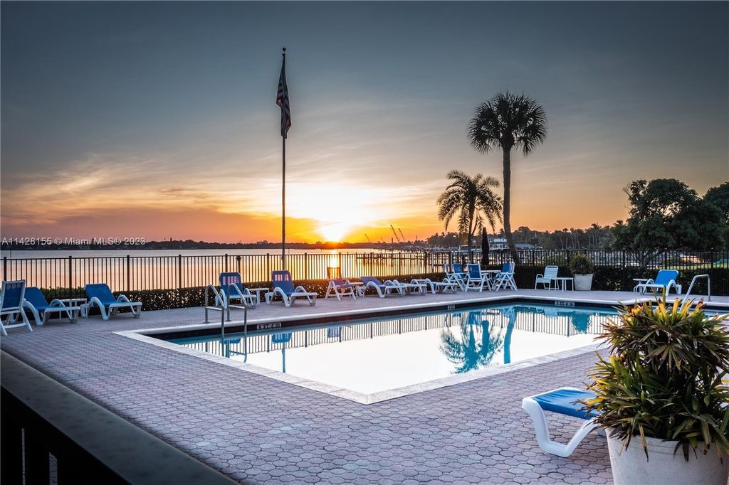 Photo of 825 Center St #35C, Jupiter, FL 33458 (MLS # A11428155)