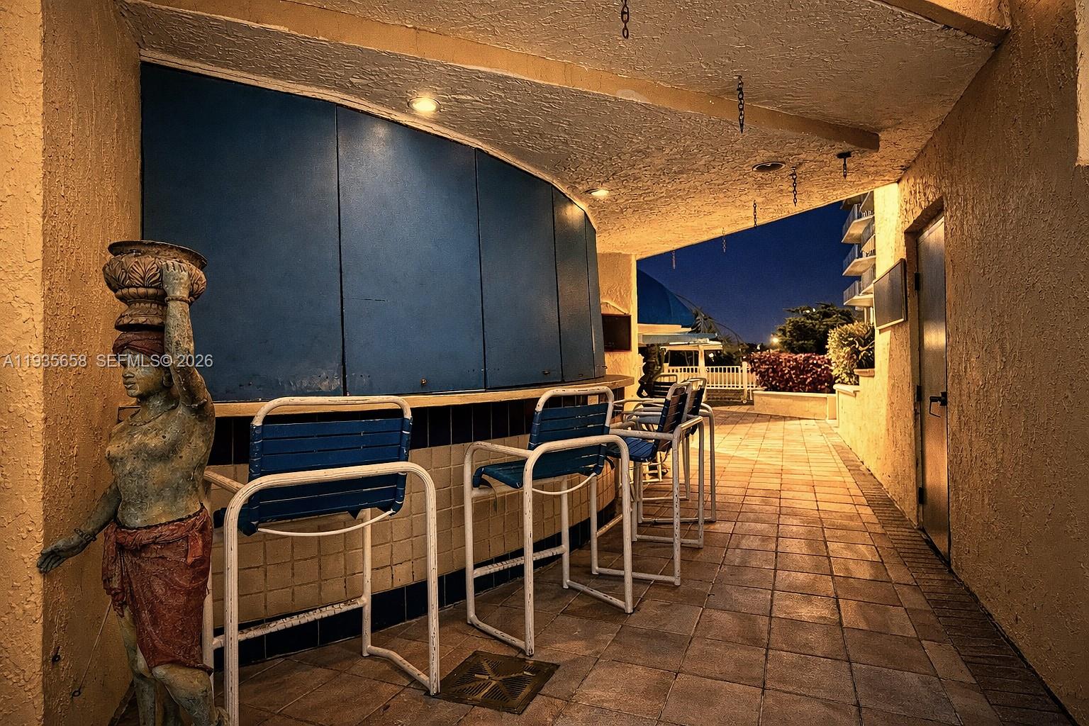 THE GRANDVIEW PALACE COND - Residential