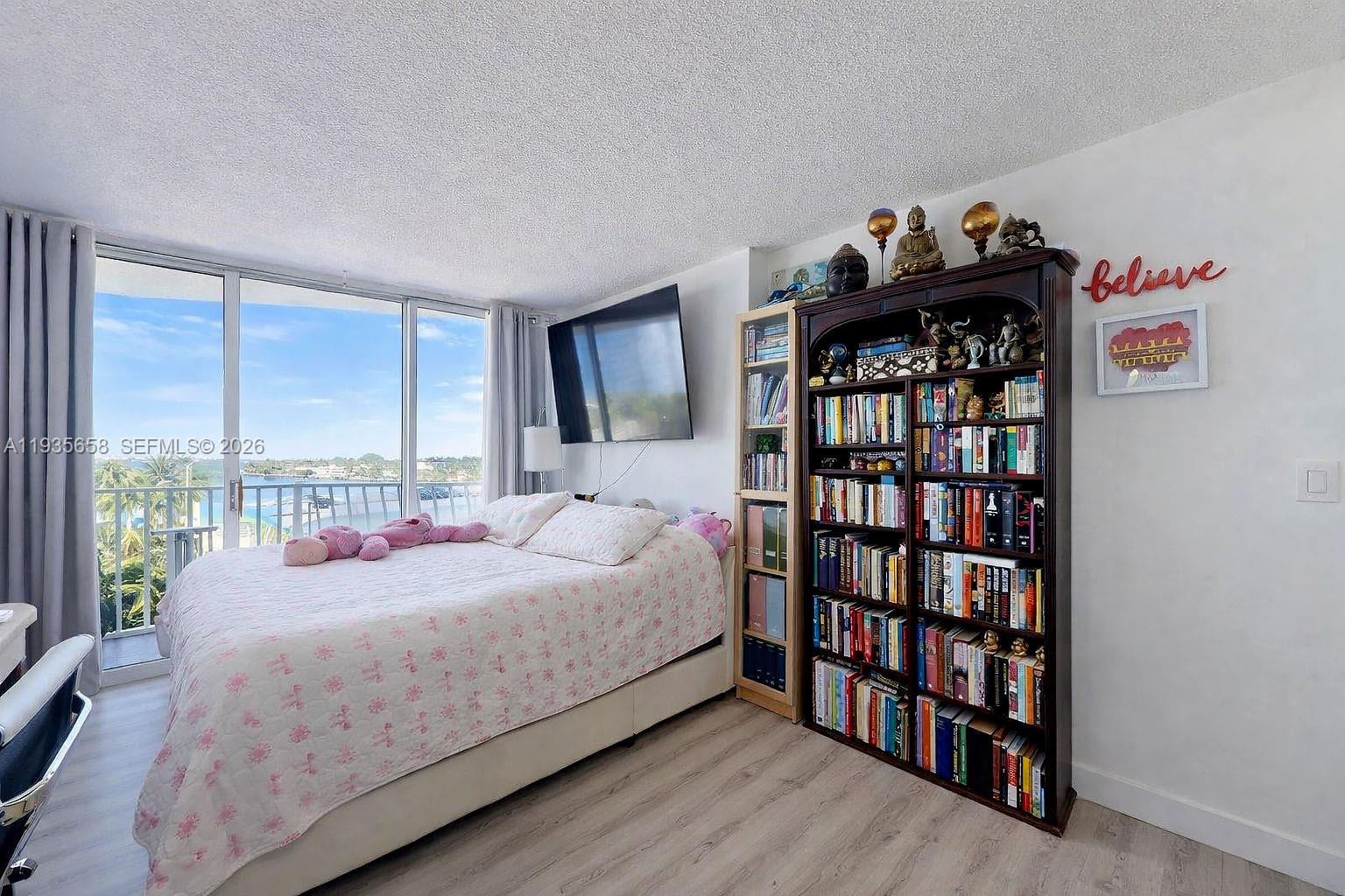 THE GRANDVIEW PALACE COND - Residential