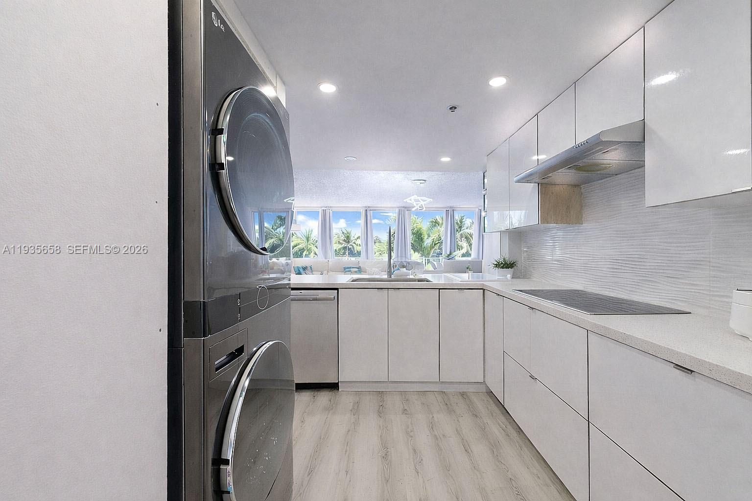 THE GRANDVIEW PALACE COND - Residential