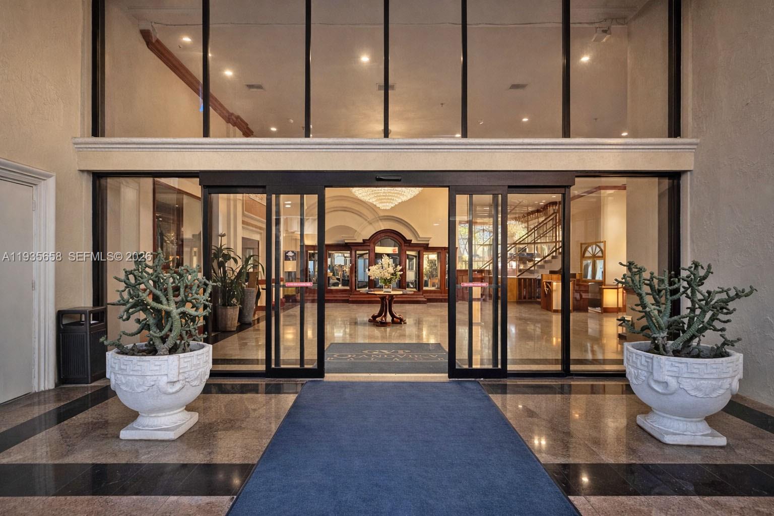 THE GRANDVIEW PALACE COND - Residential