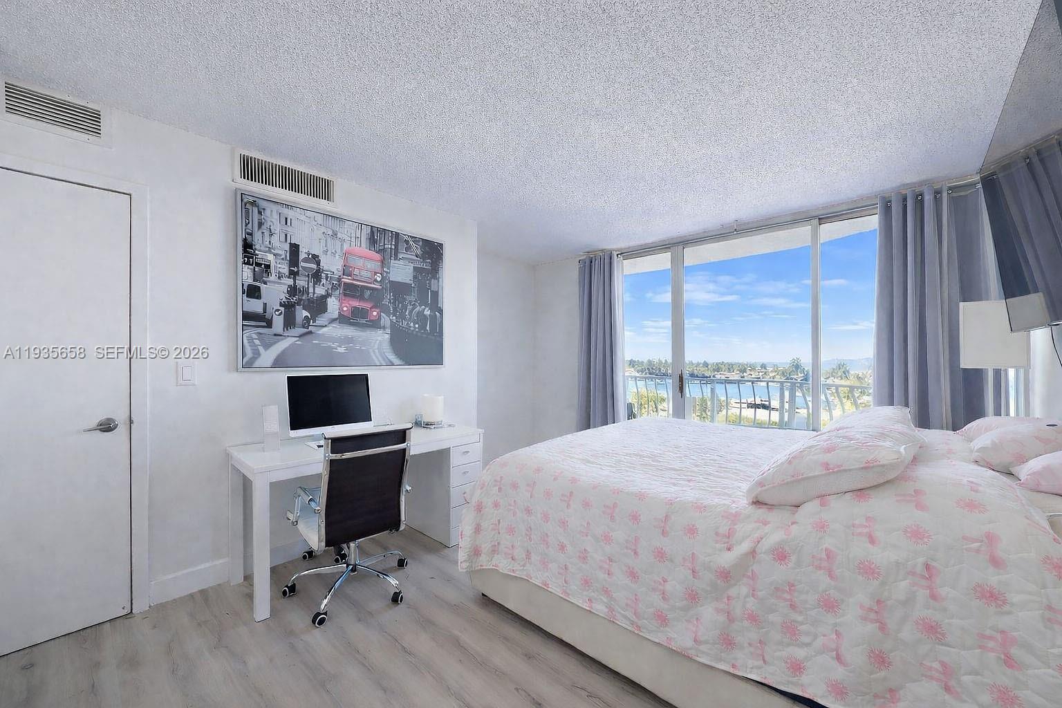 THE GRANDVIEW PALACE COND - Residential