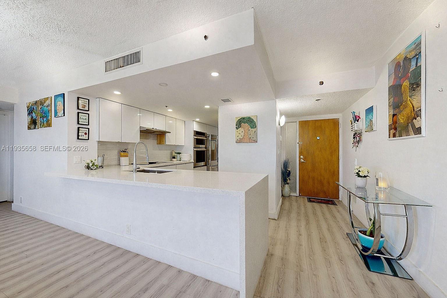 THE GRANDVIEW PALACE COND - Residential