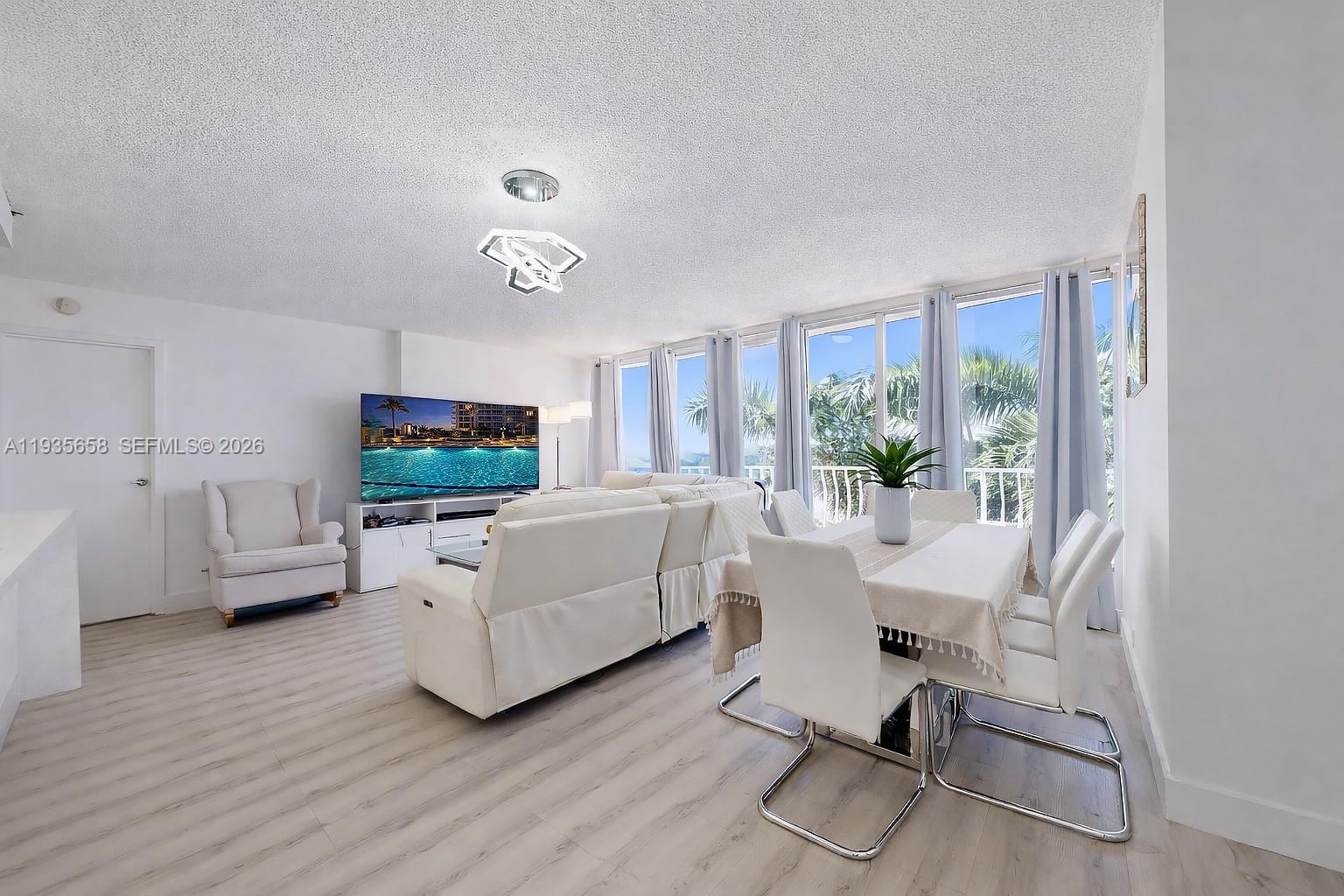 THE GRANDVIEW PALACE COND - Residential