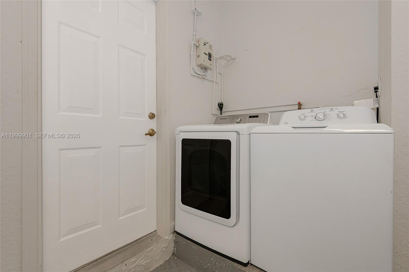 PARCEL D AT SUNSET LAKES - Residential Lease