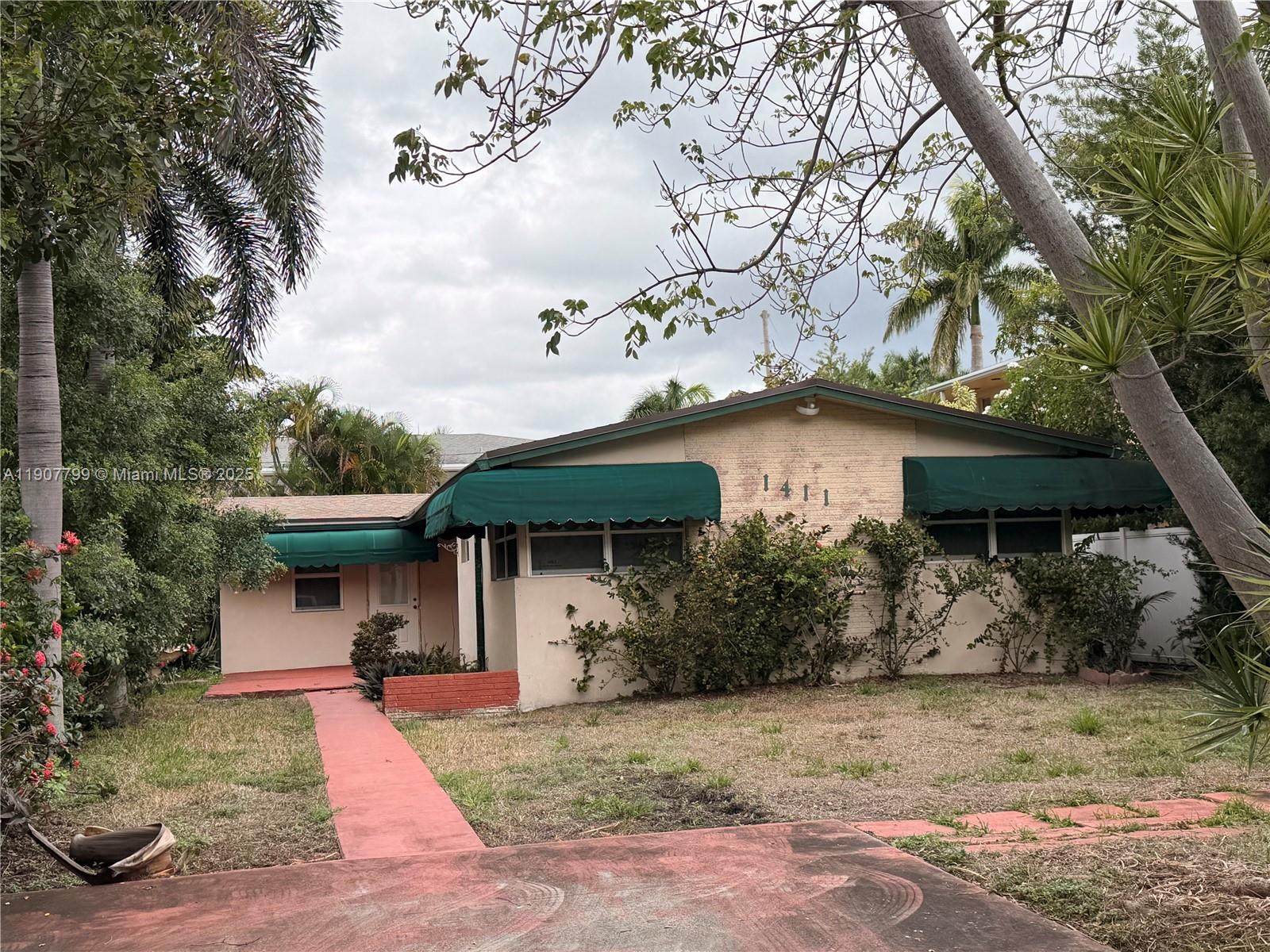 HOLLYWOOD COUNTRY CLUB DI - Residential Income