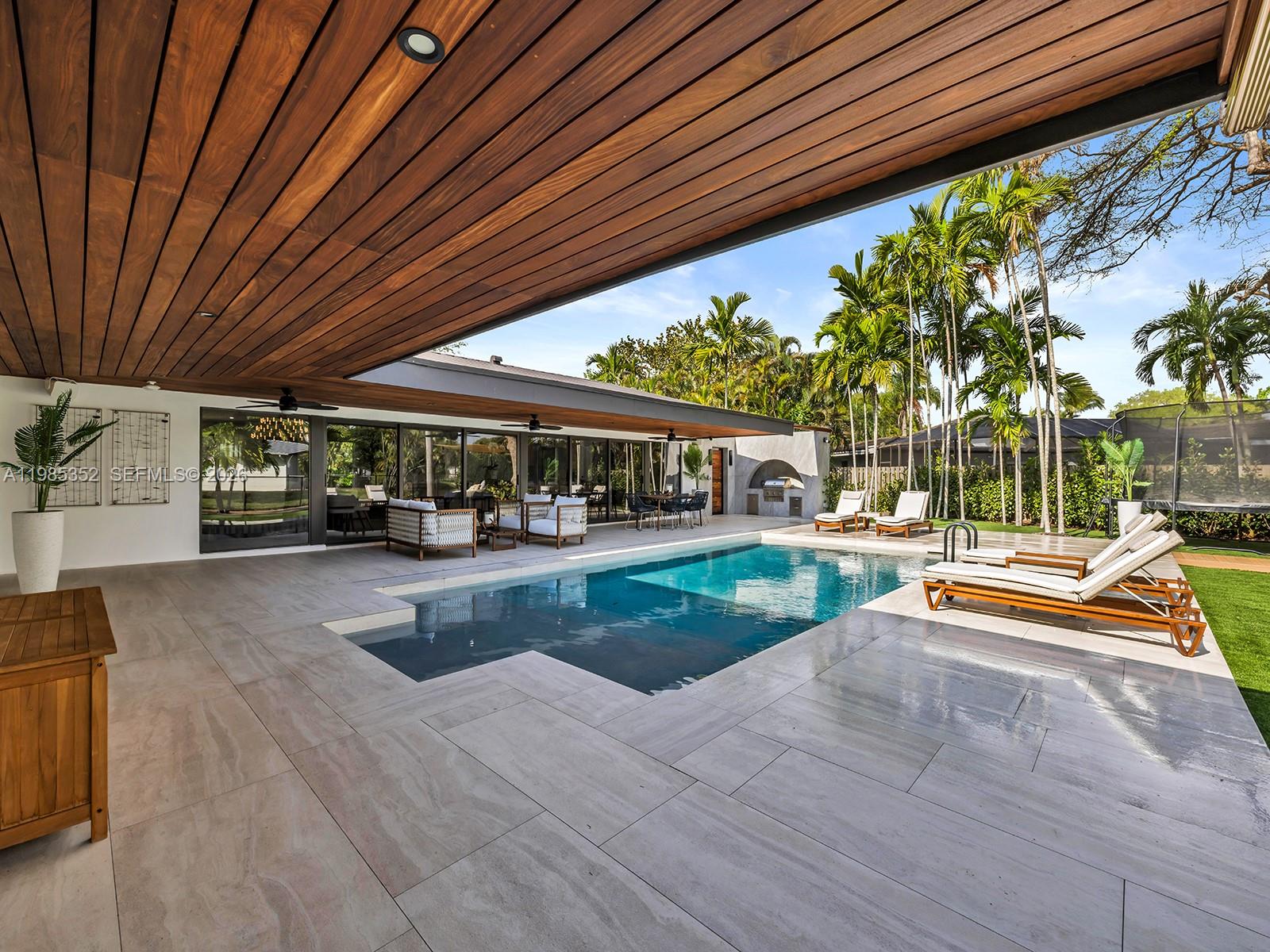 ROYAL PALM HARBOR 1ST ADD - Residential