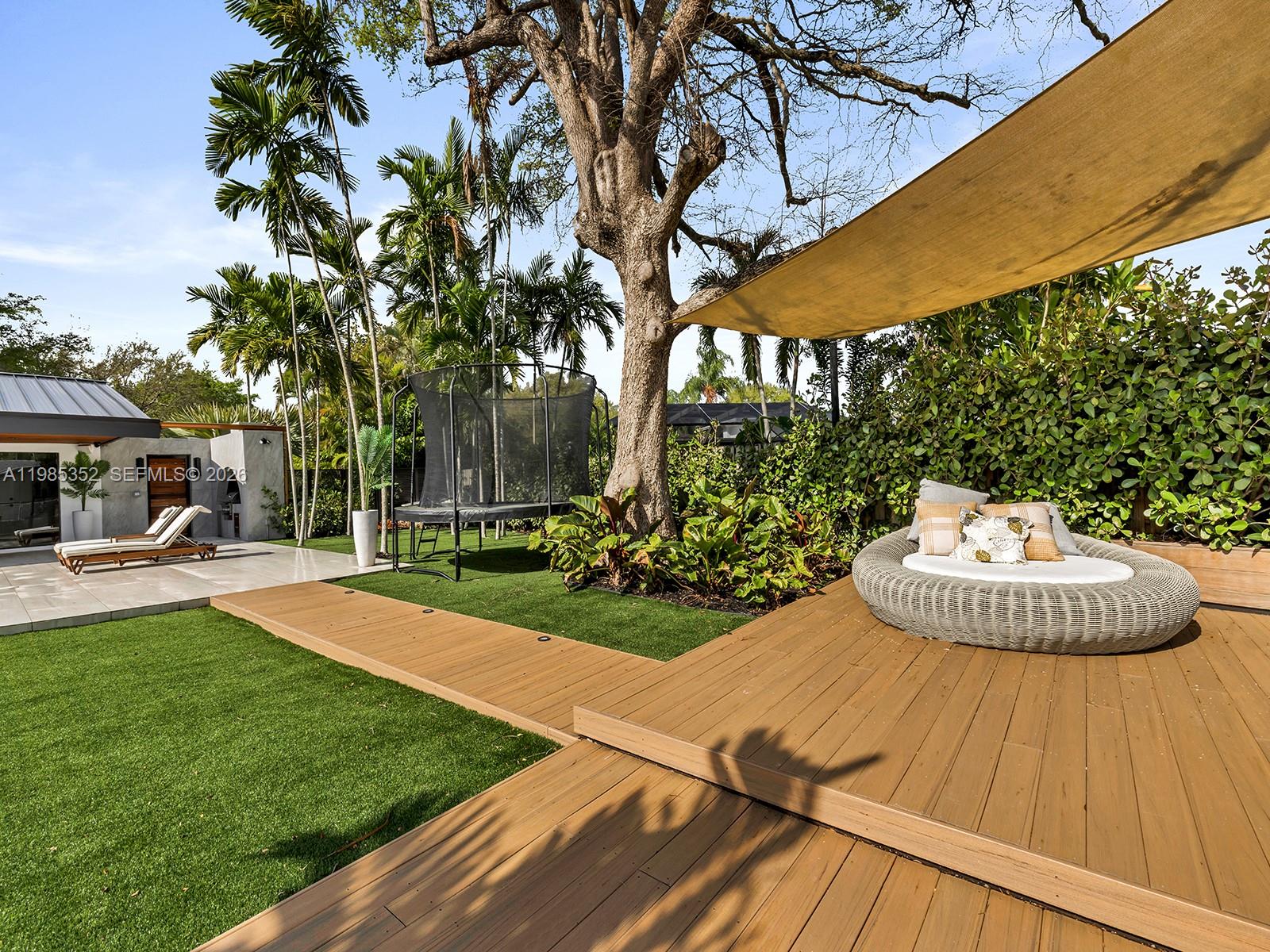 ROYAL PALM HARBOR 1ST ADD - Residential