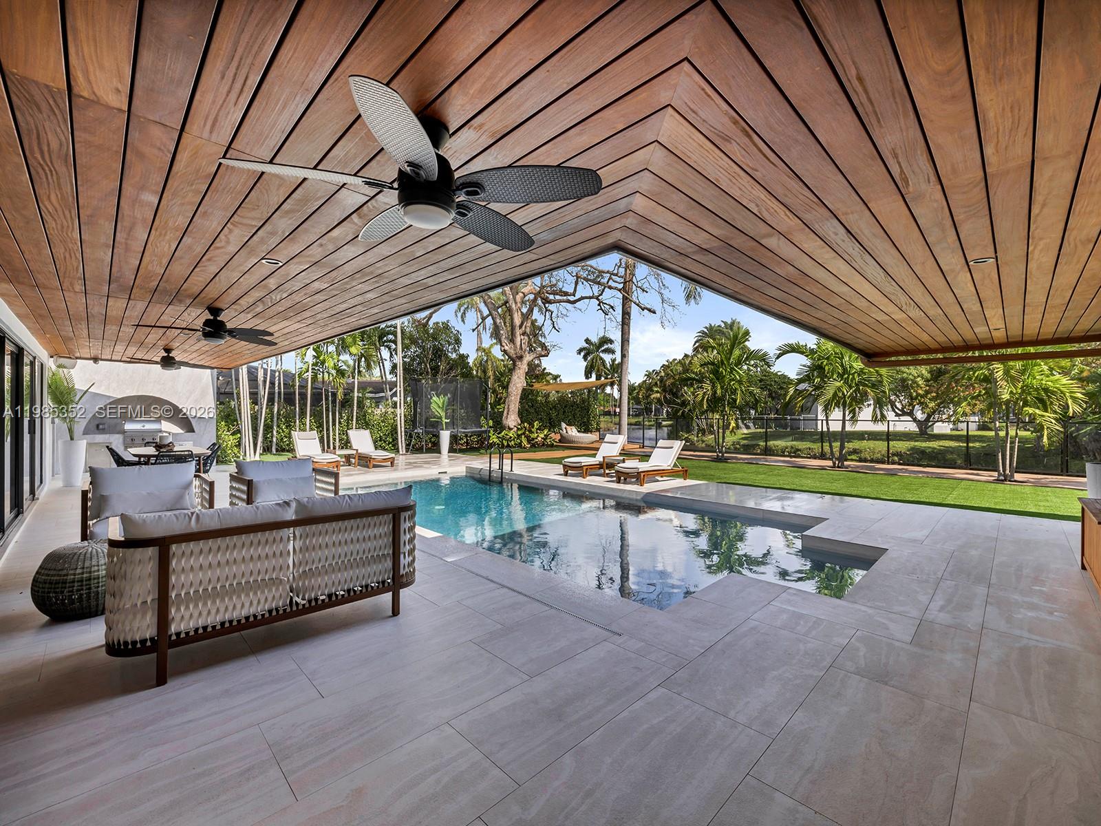 ROYAL PALM HARBOR 1ST ADD - Residential