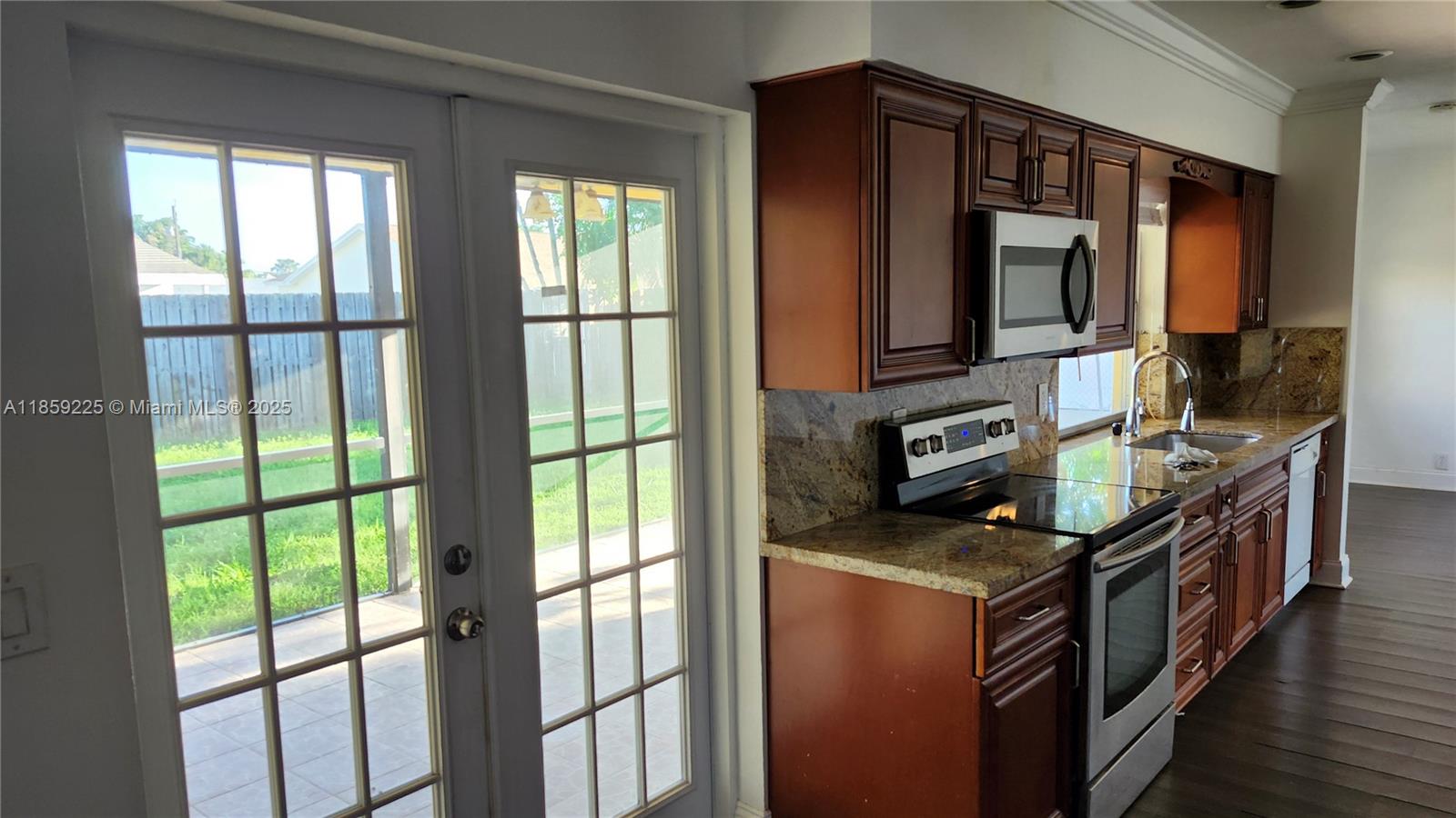 UNIVERSITY PARK COUNTRY C - Residential Lease