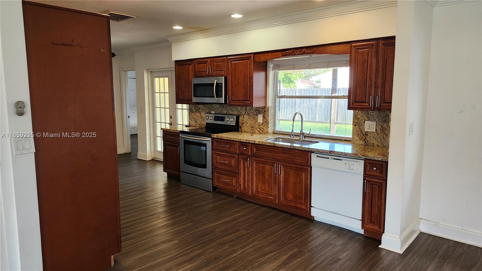 UNIVERSITY PARK COUNTRY C - Residential Lease