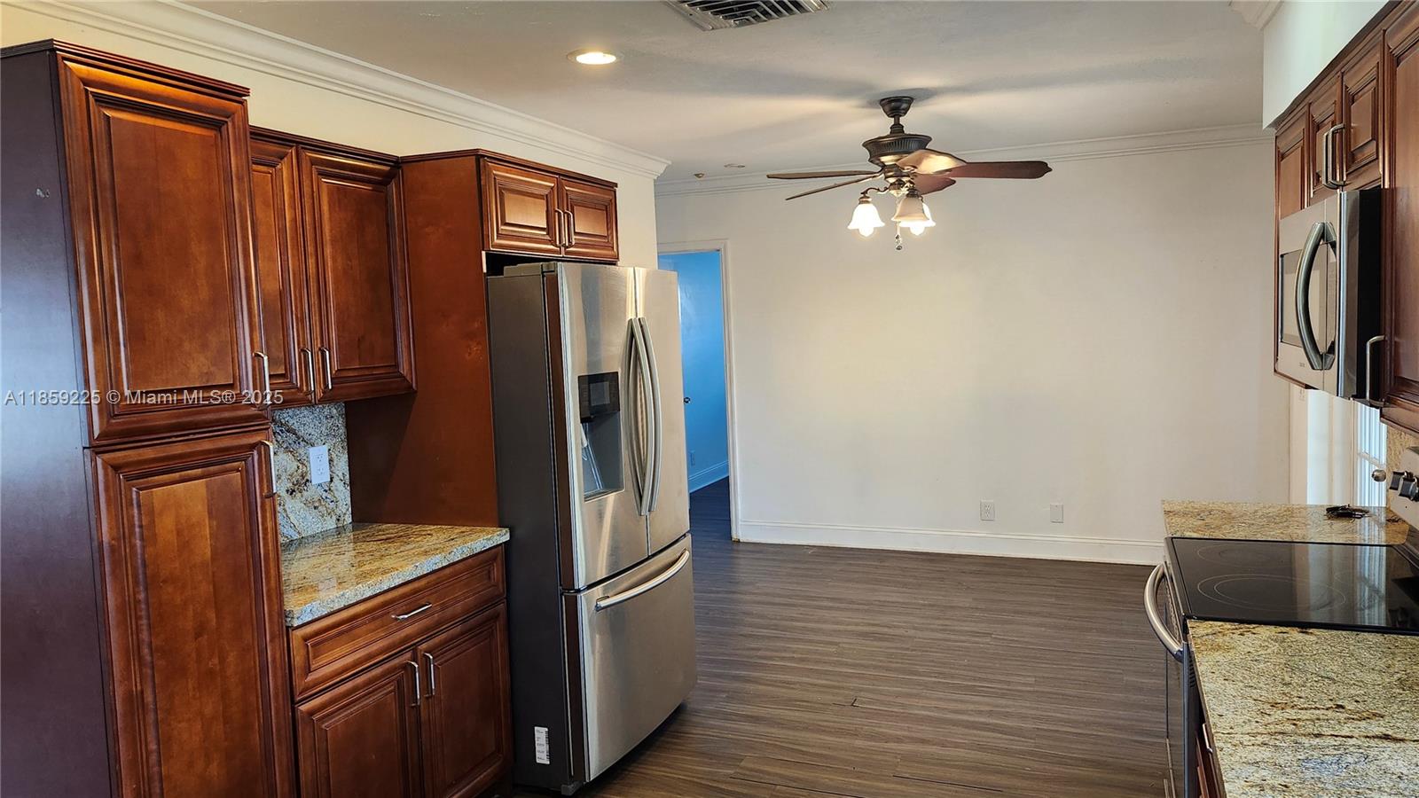 UNIVERSITY PARK COUNTRY C - Residential Lease