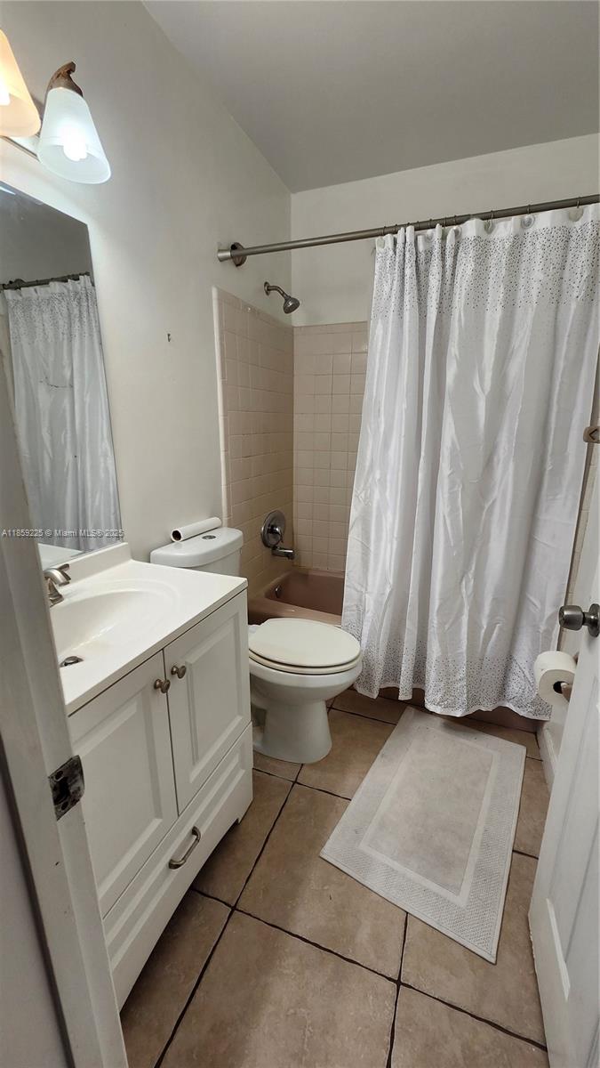 UNIVERSITY PARK COUNTRY C - Residential Lease