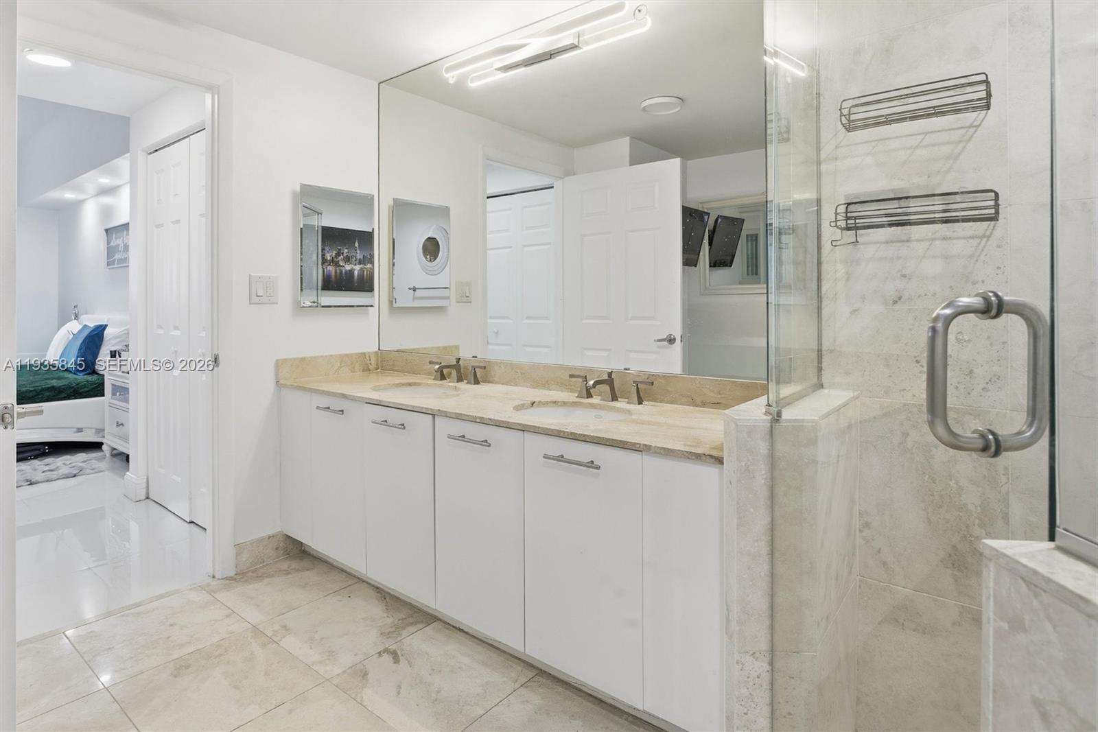 VERANDA CONDO - Residential