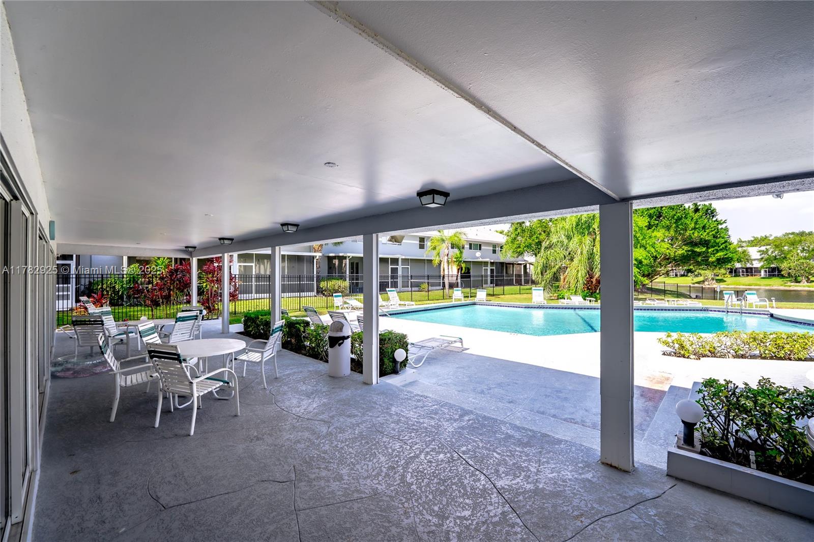 BOCA PARK CONDO - Residential