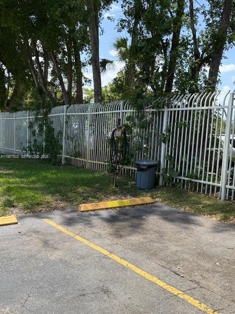 18TH HOLE AT INVERRARY CO - Residential