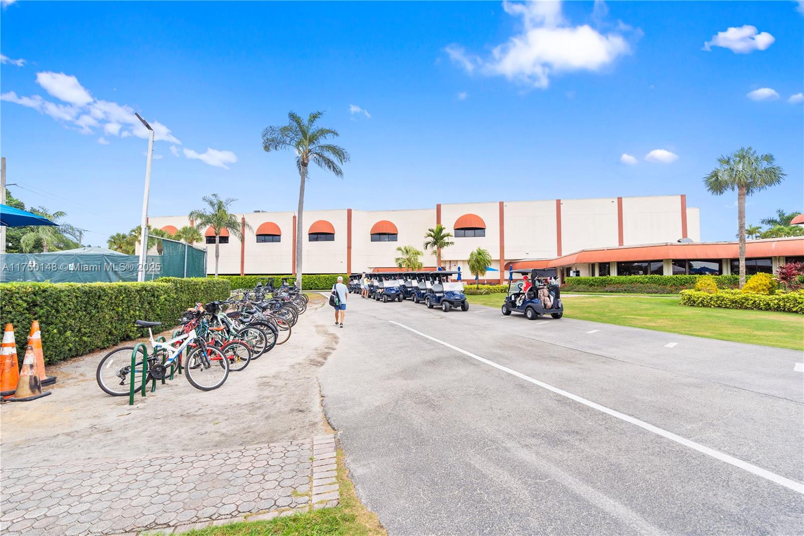 HOLLYBROOK GOLF AND - Residential