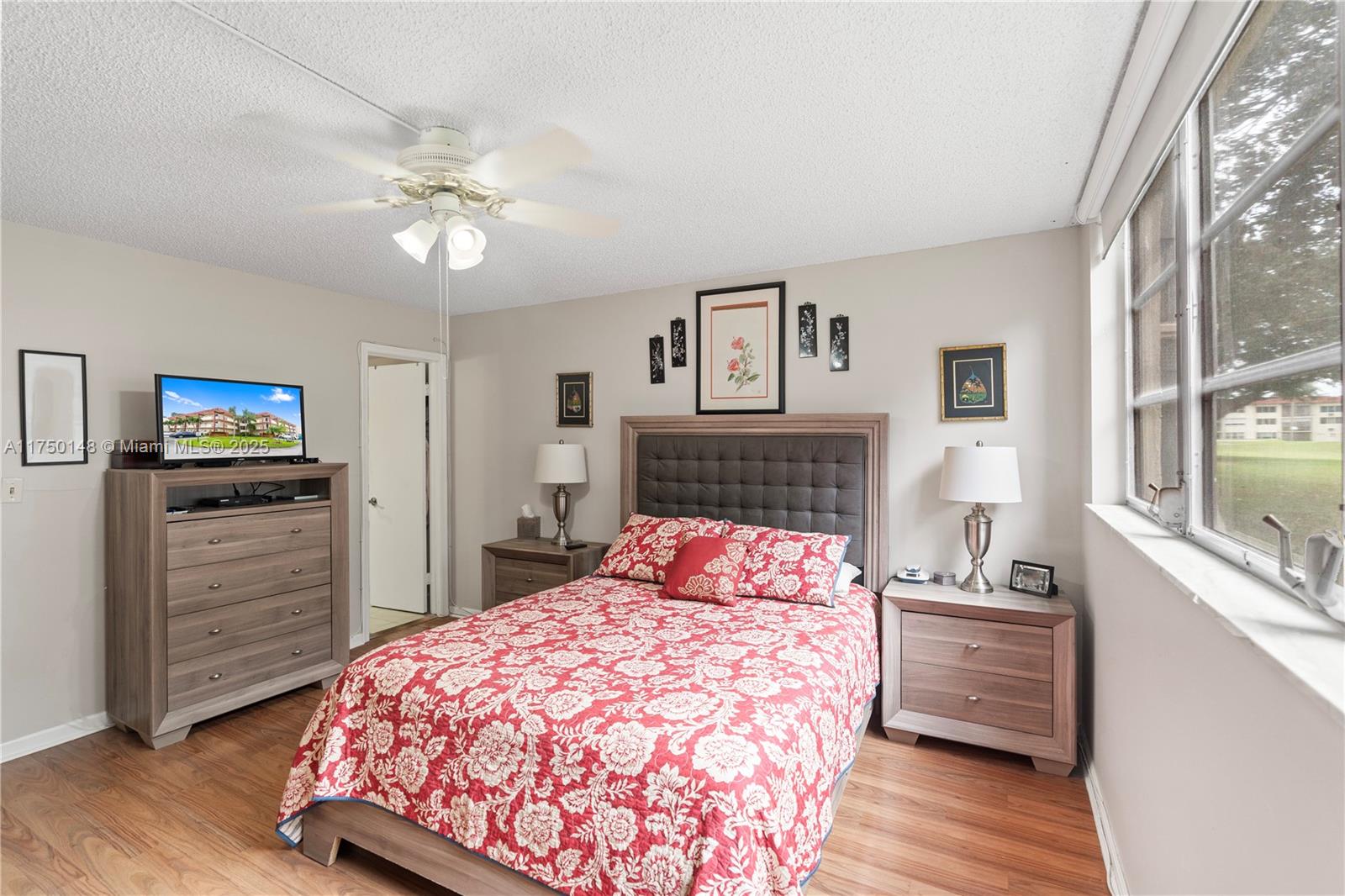 HOLLYBROOK GOLF AND - Residential