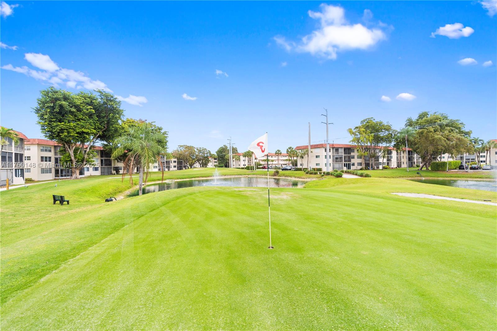 HOLLYBROOK GOLF AND - Residential