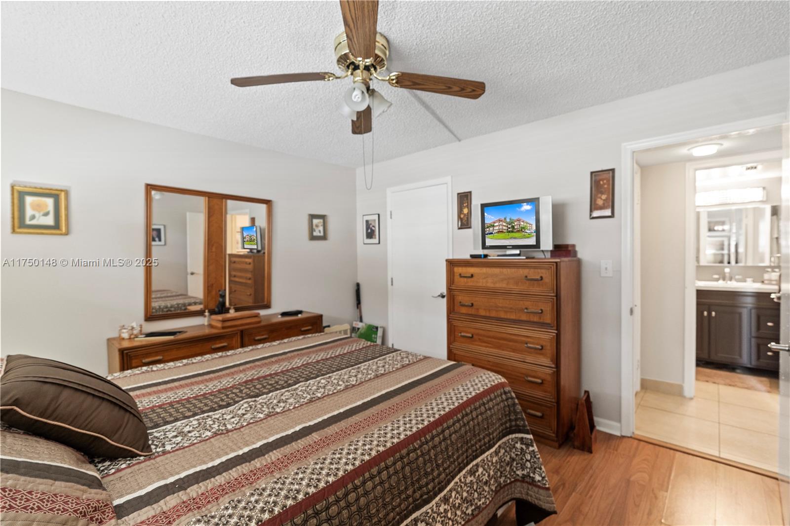 HOLLYBROOK GOLF AND - Residential