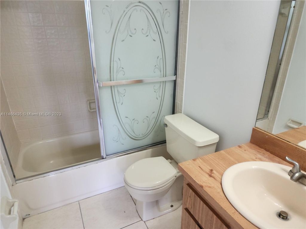 Photo of 823 Twin Lakes Dr #31-G, Coral Springs, FL 33071 (MLS # A11466435)