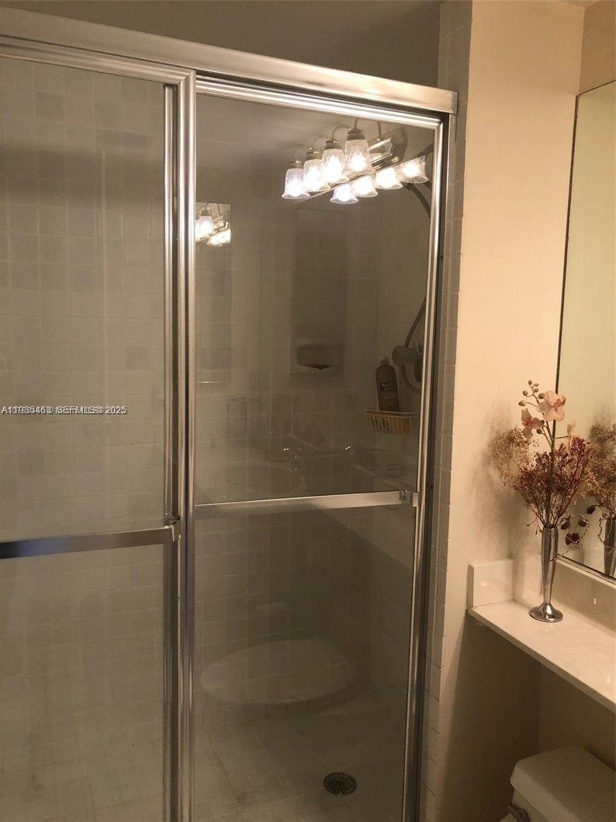 TOWERS OF QUAYSIDE CONDO - Residential