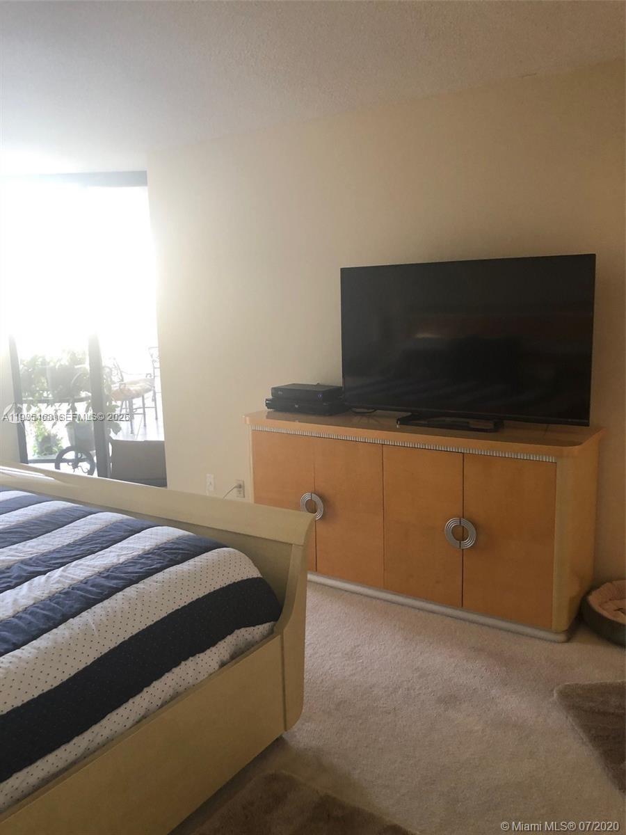 TOWERS OF QUAYSIDE CONDO - Residential
