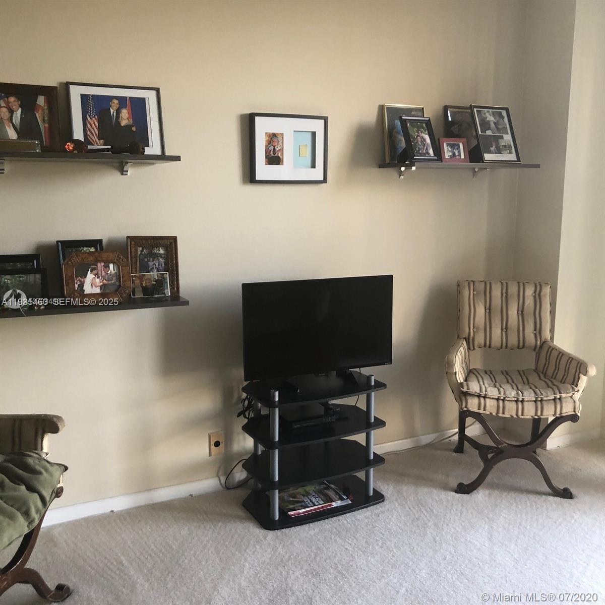 TOWERS OF QUAYSIDE CONDO - Residential