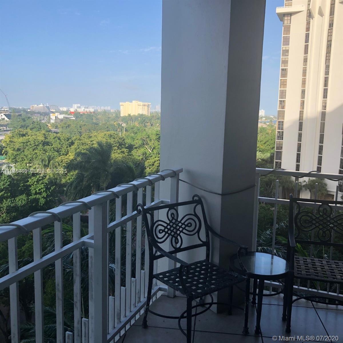 TOWERS OF QUAYSIDE CONDO - Residential