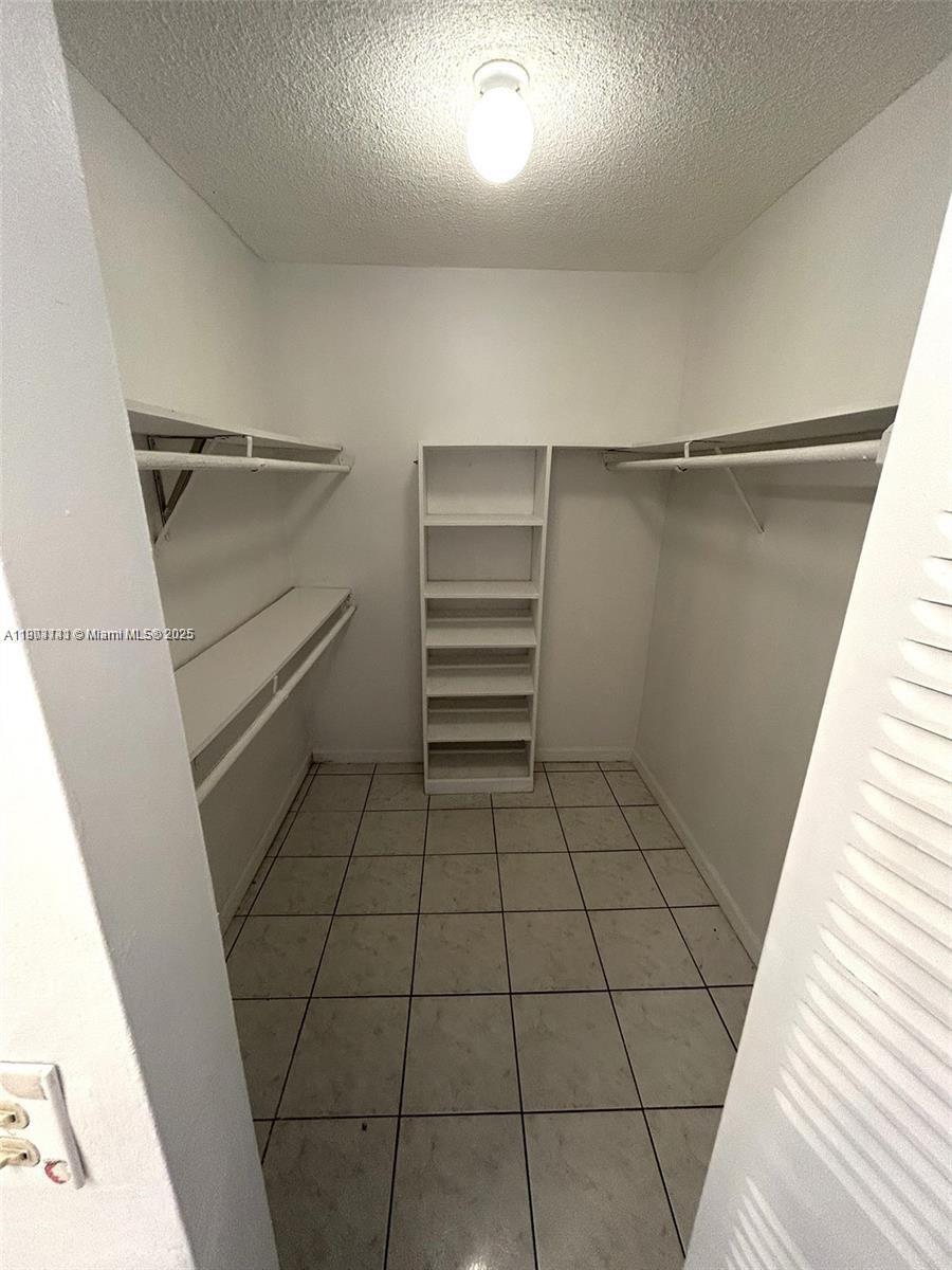 WINDWARD CONDO - Residential Lease