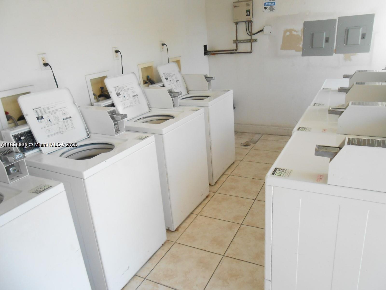 WINDWARD CONDO - Residential Lease