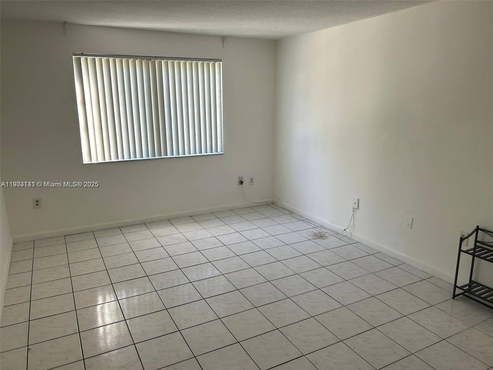 WINDWARD CONDO - Residential Lease