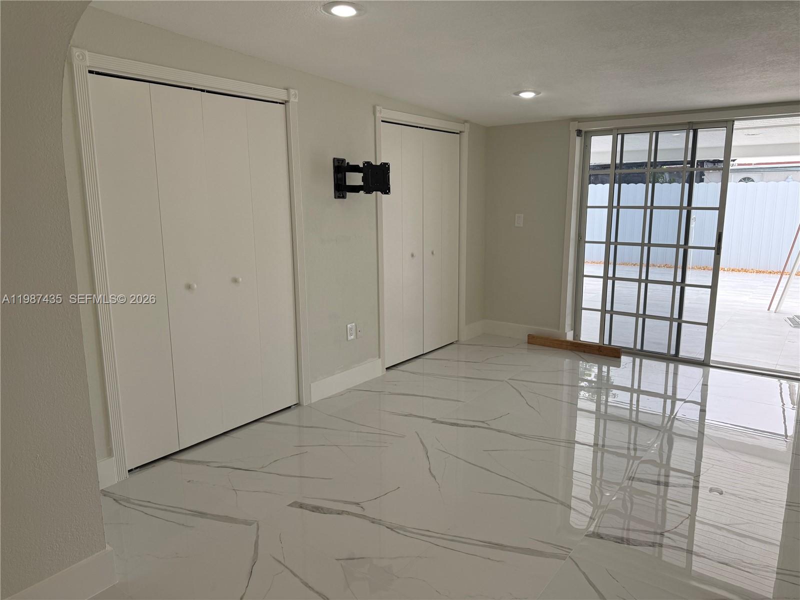 4TH ADDN TO PALM SPRINGS - Residential Lease