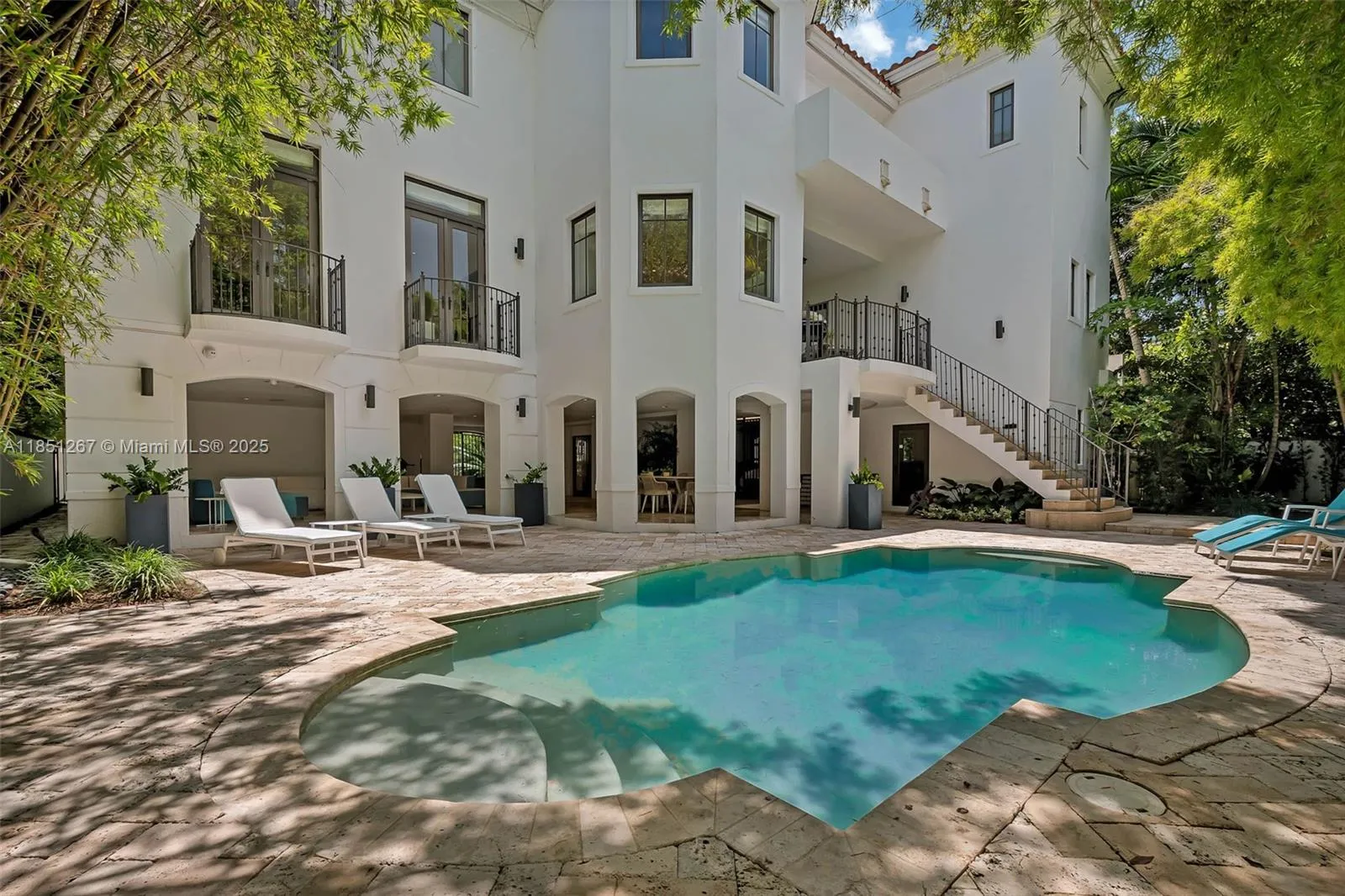 Miami, Florida 33133, United States, 6 Bedrooms Bedrooms, ,7 BathroomsBathrooms,Residential,Active,185157