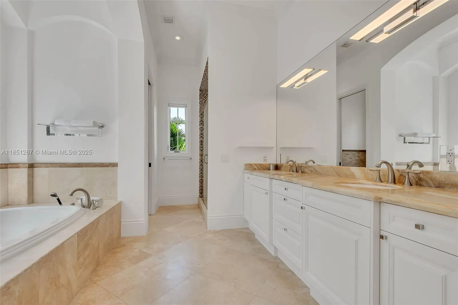 Miami, Florida 33133, United States, 6 Bedrooms Bedrooms, ,7 BathroomsBathrooms,Residential,Active,185157