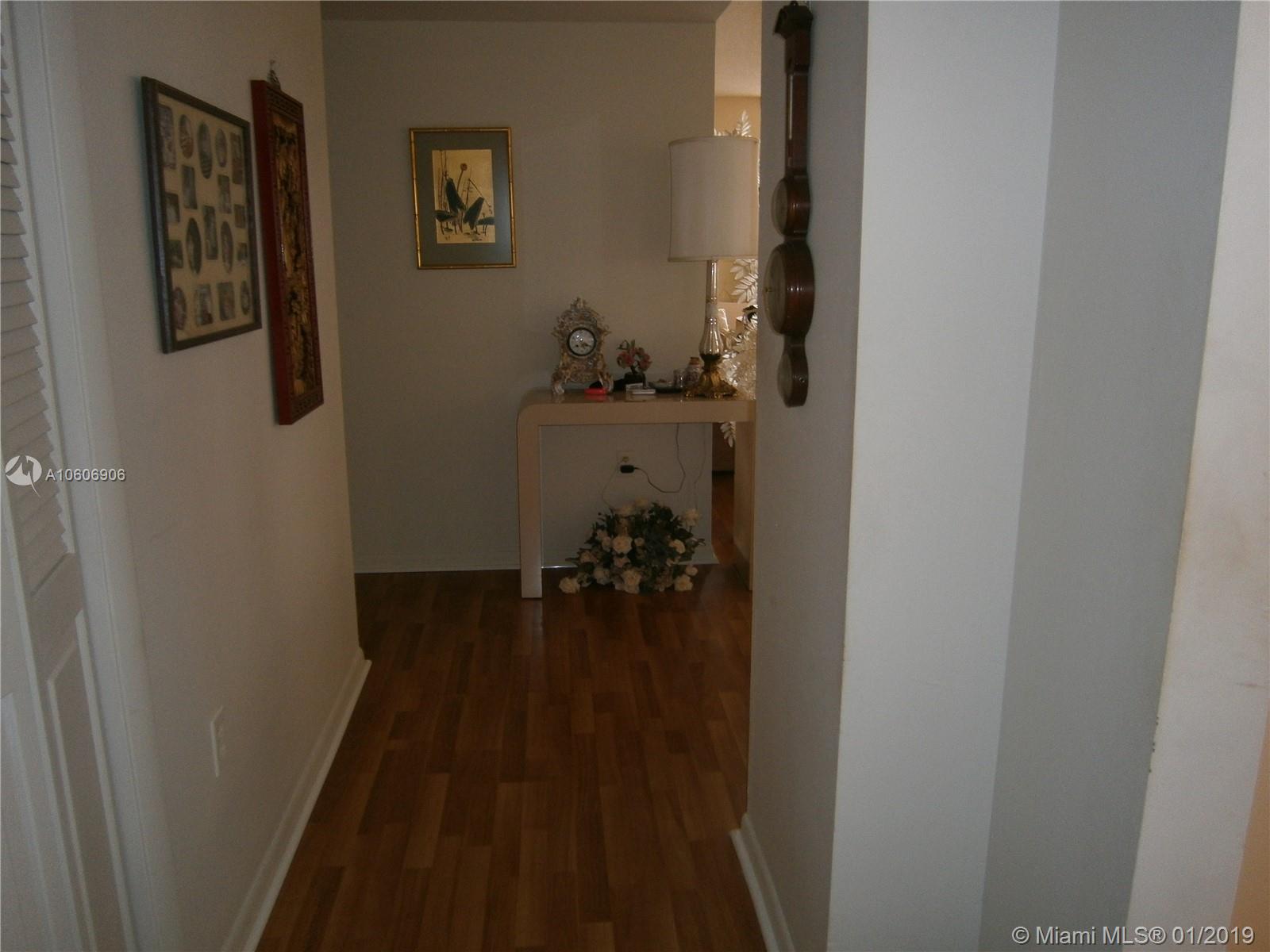 HILLCREST EAST #26 CONDO - Residential