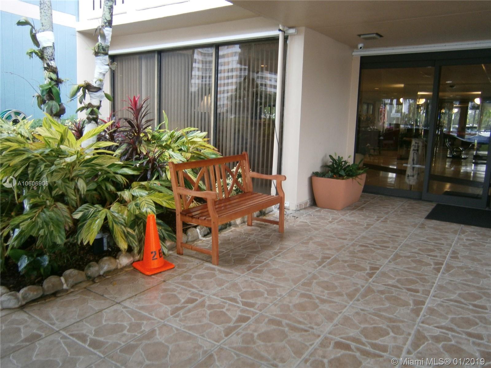 HILLCREST EAST #26 CONDO - Residential