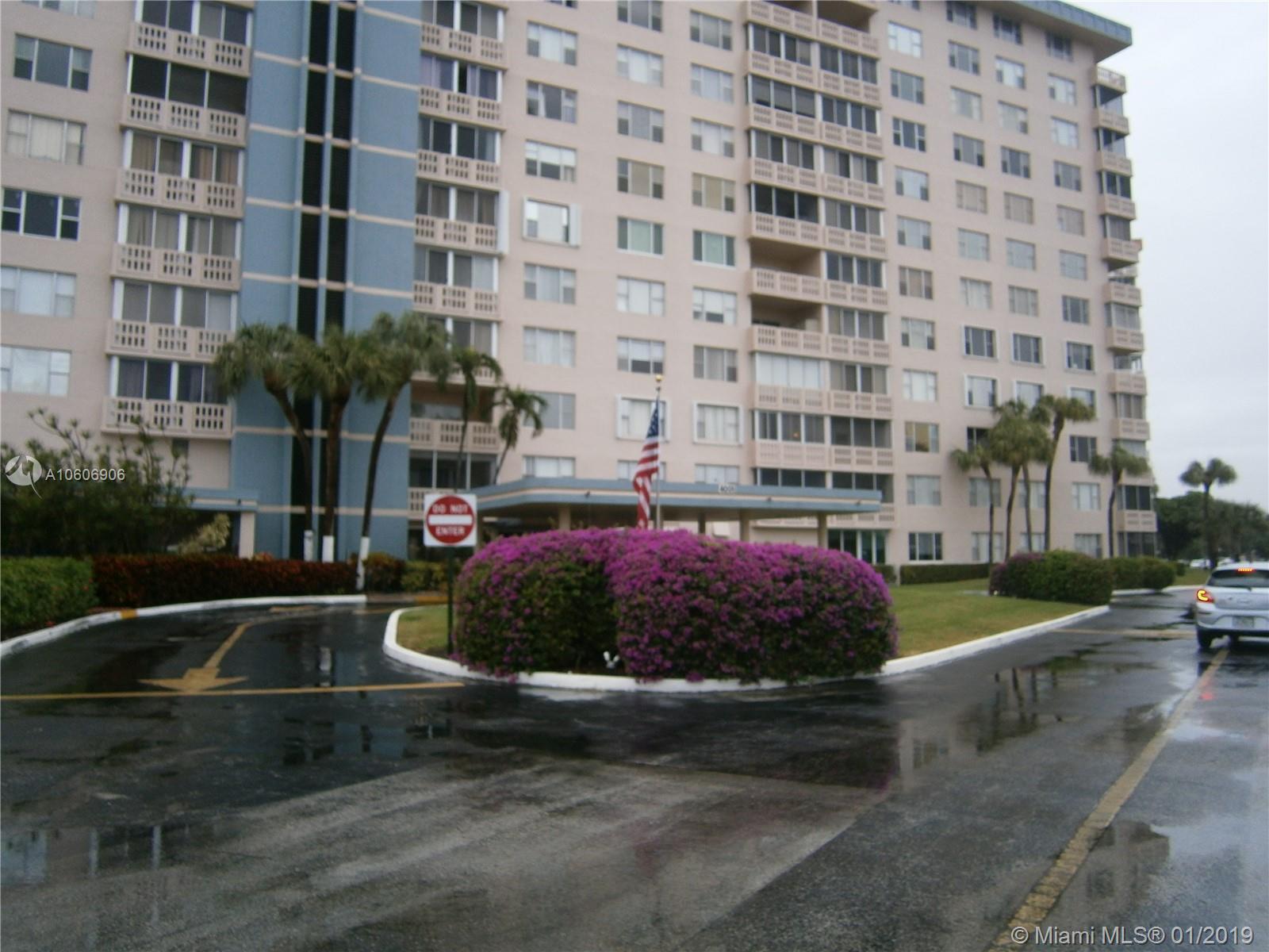 HILLCREST EAST #26 CONDO - Residential