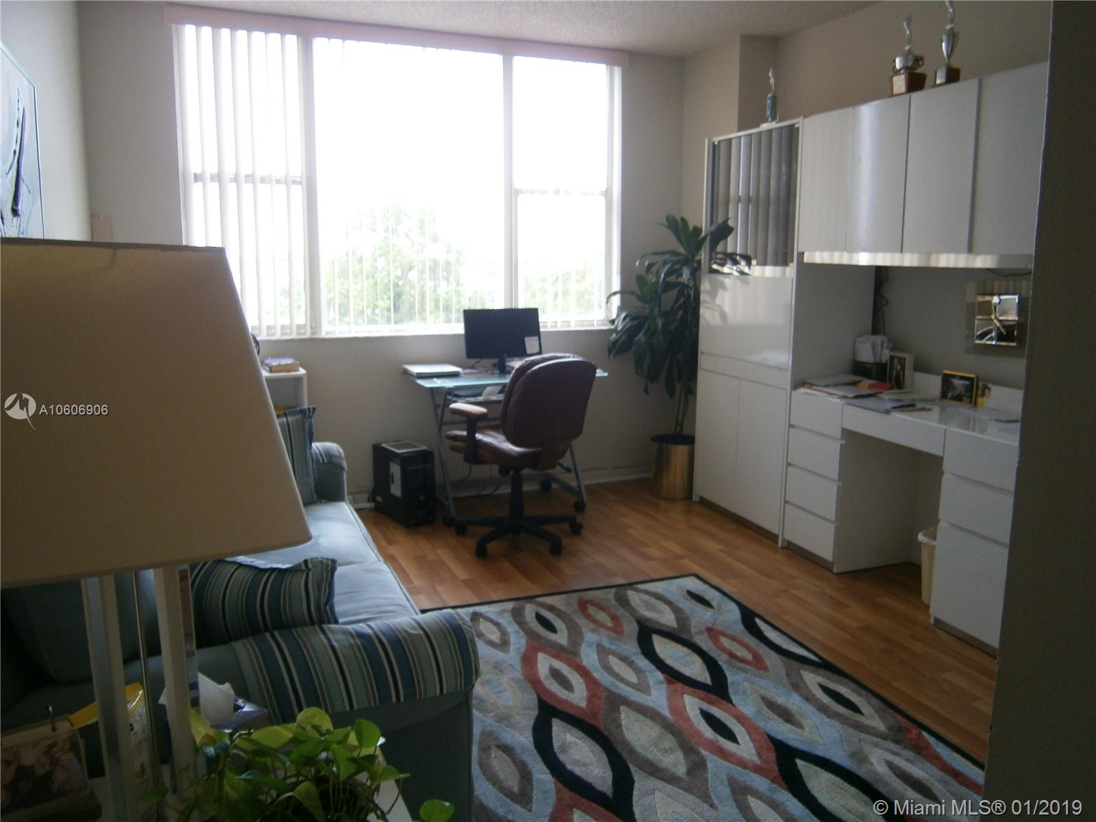 HILLCREST EAST #26 CONDO - Residential