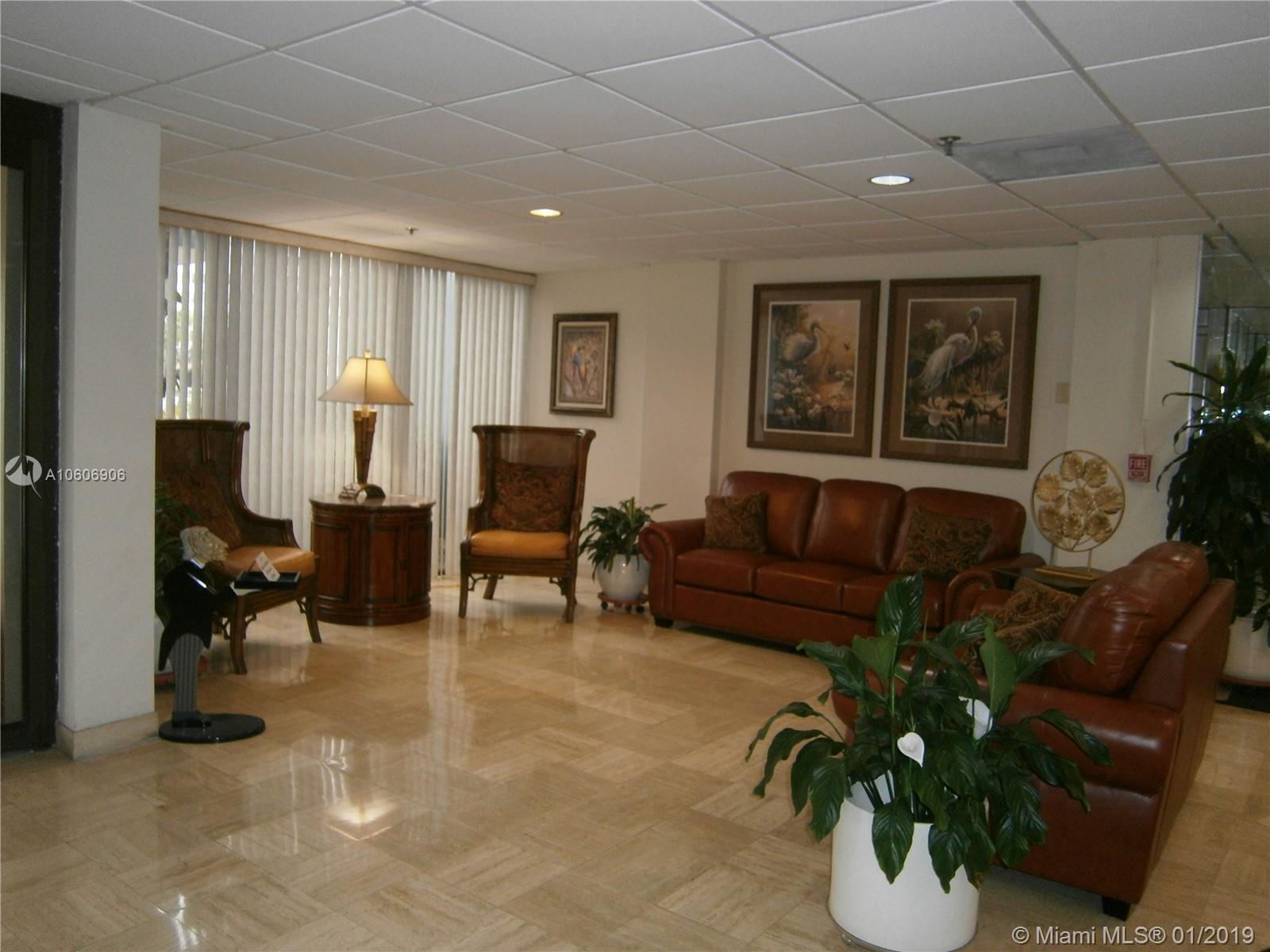 HILLCREST EAST #26 CONDO - Residential